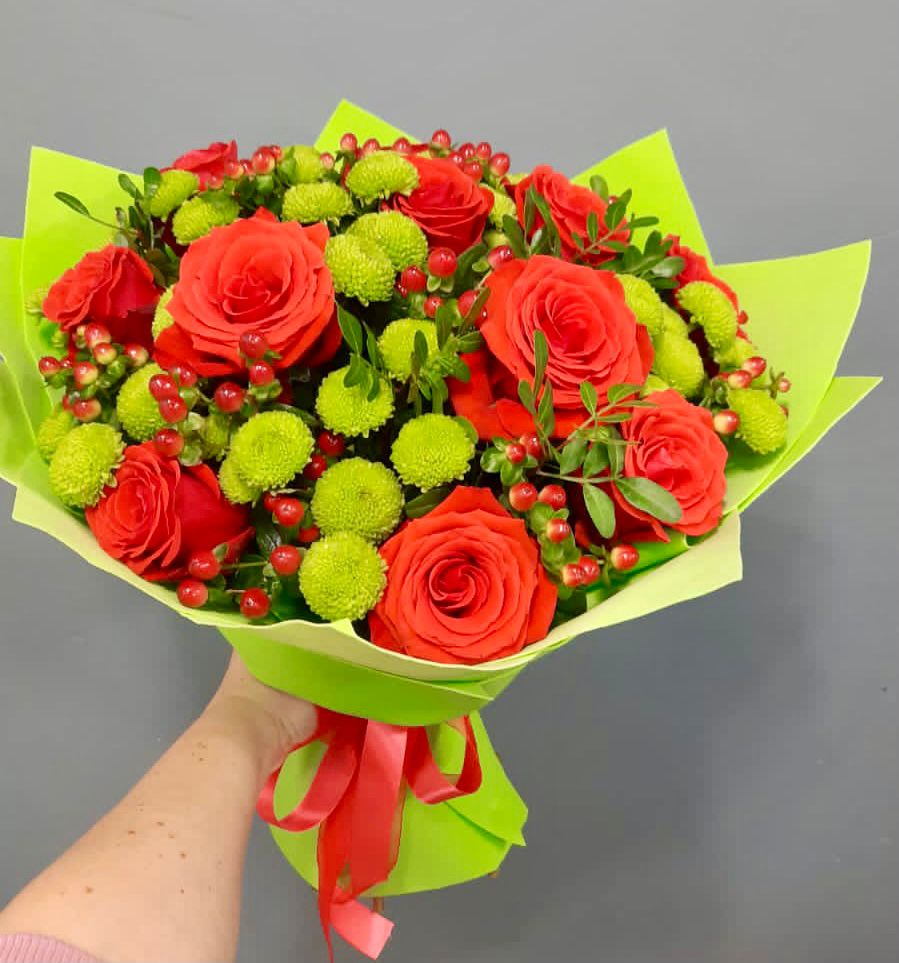 Букет цветов из: Хризантемы и Розы в Карагаче