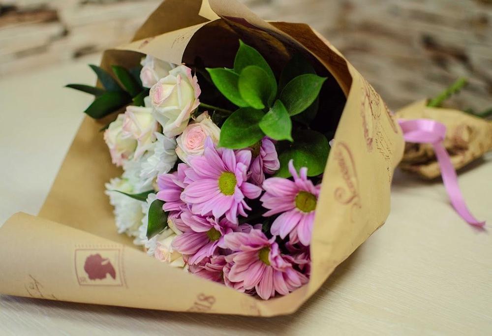 Букет цветов из: Розы и Хризантемы в Карагаче