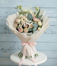 Букет цветов из:  Розы и Лизиантусы #REPLACE_PRED# Карагаче