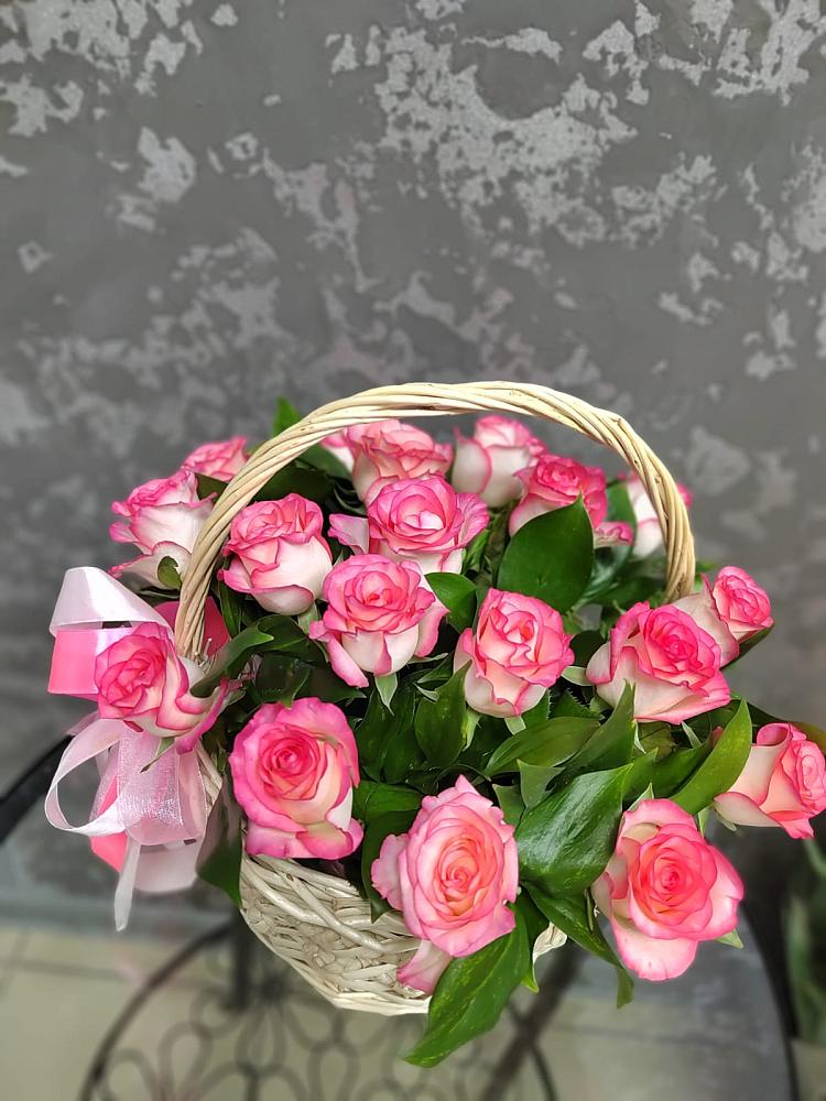Цветочная композиция из Розы в корзине в Карагаче