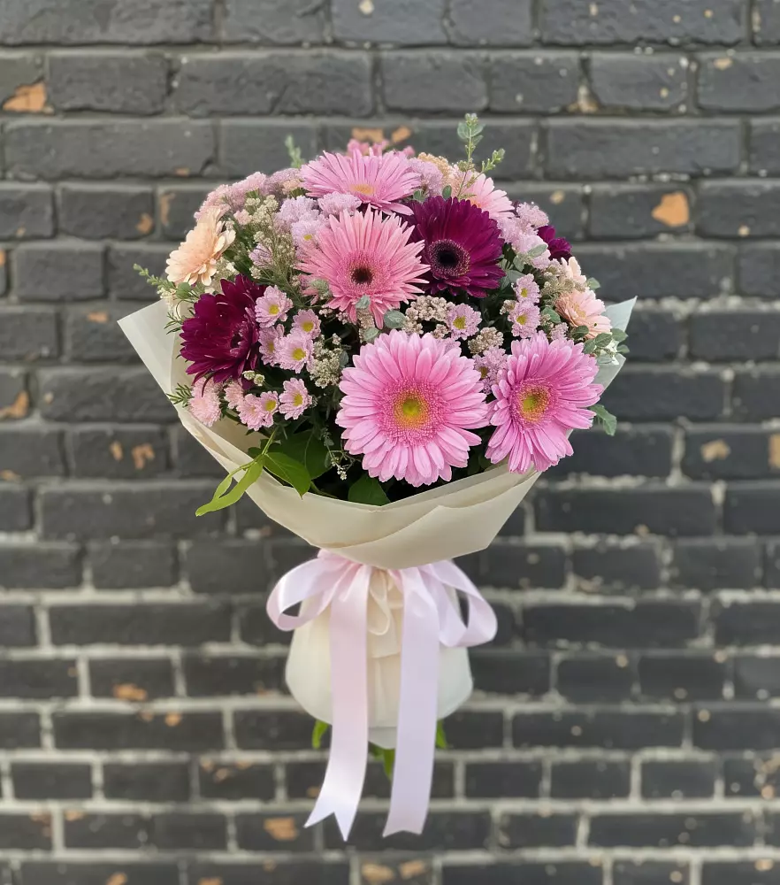 Букет цветов из: Герберы и Хризантемы в Карагаче