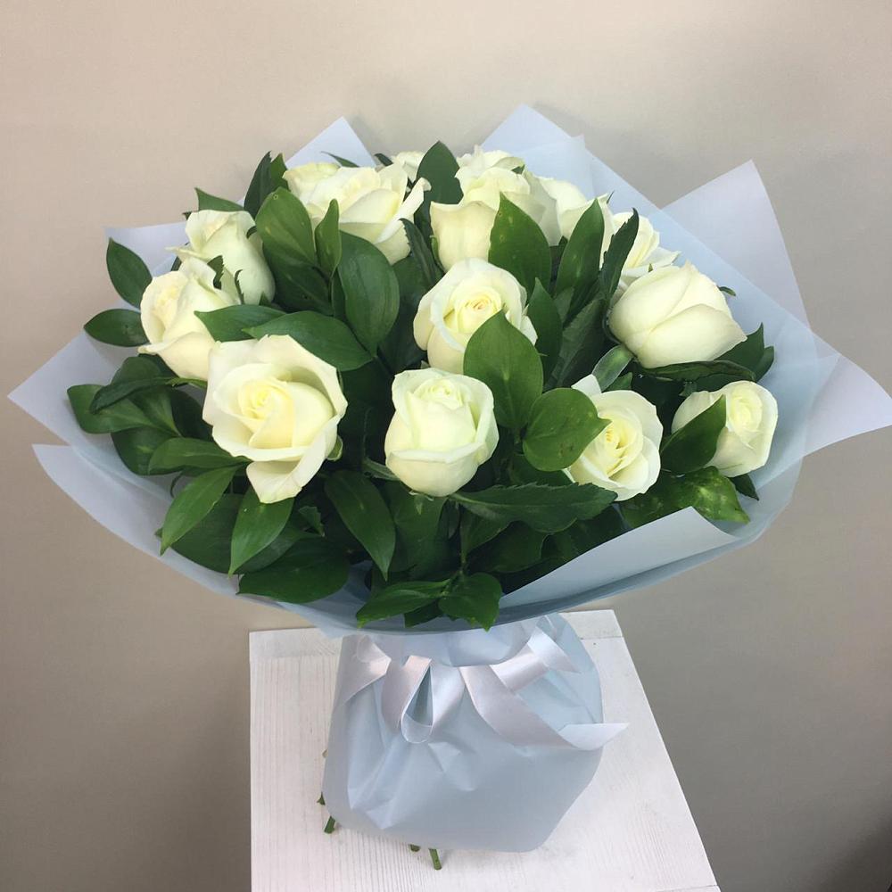 Букет 15 Белых роз Проуд в Карагаче