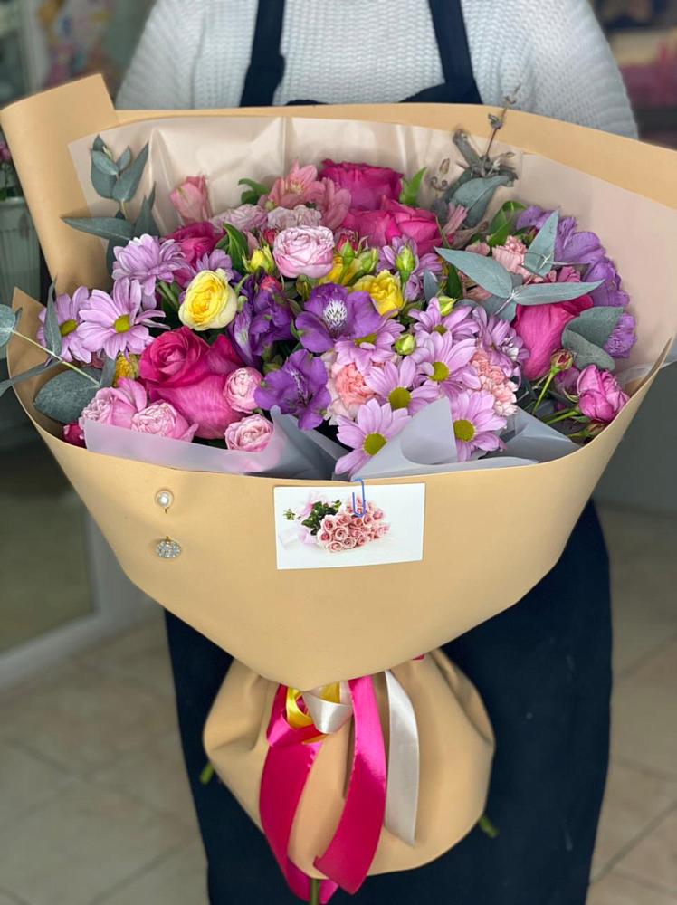 Букет цветов из: Хризантемы, Гвоздики и Альстромерии в Карагаче