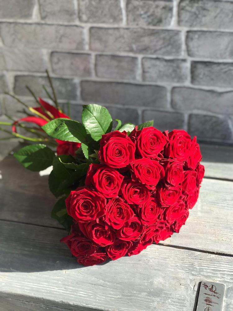 Букет Красные розы Фридом в Карагаче