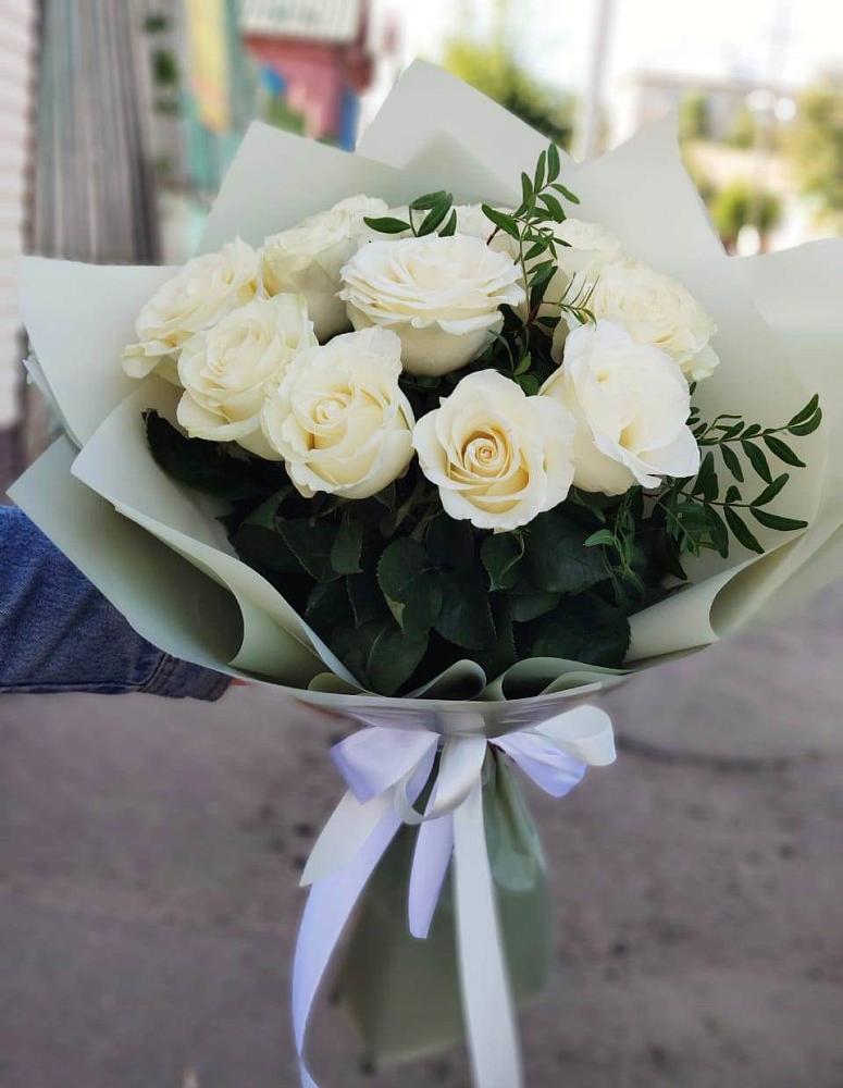 Букет Белые розы Проуд в Карагаче