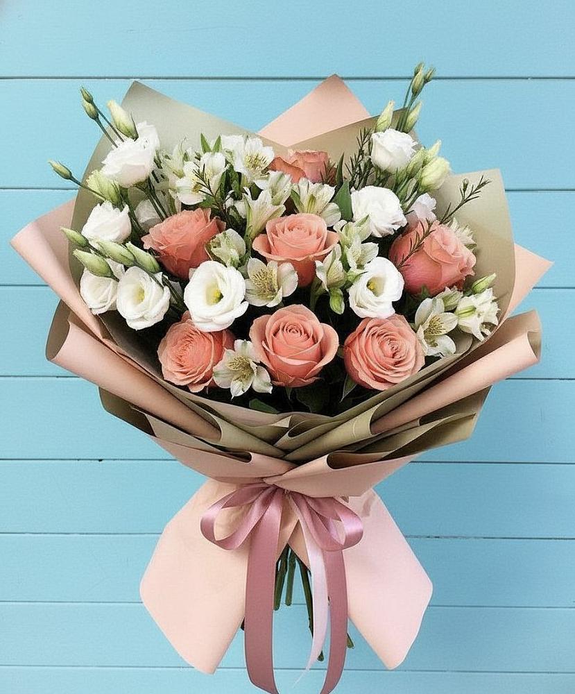 Букет цветов из: Розы, Альстромерии и Лизиантусы в Карагаче