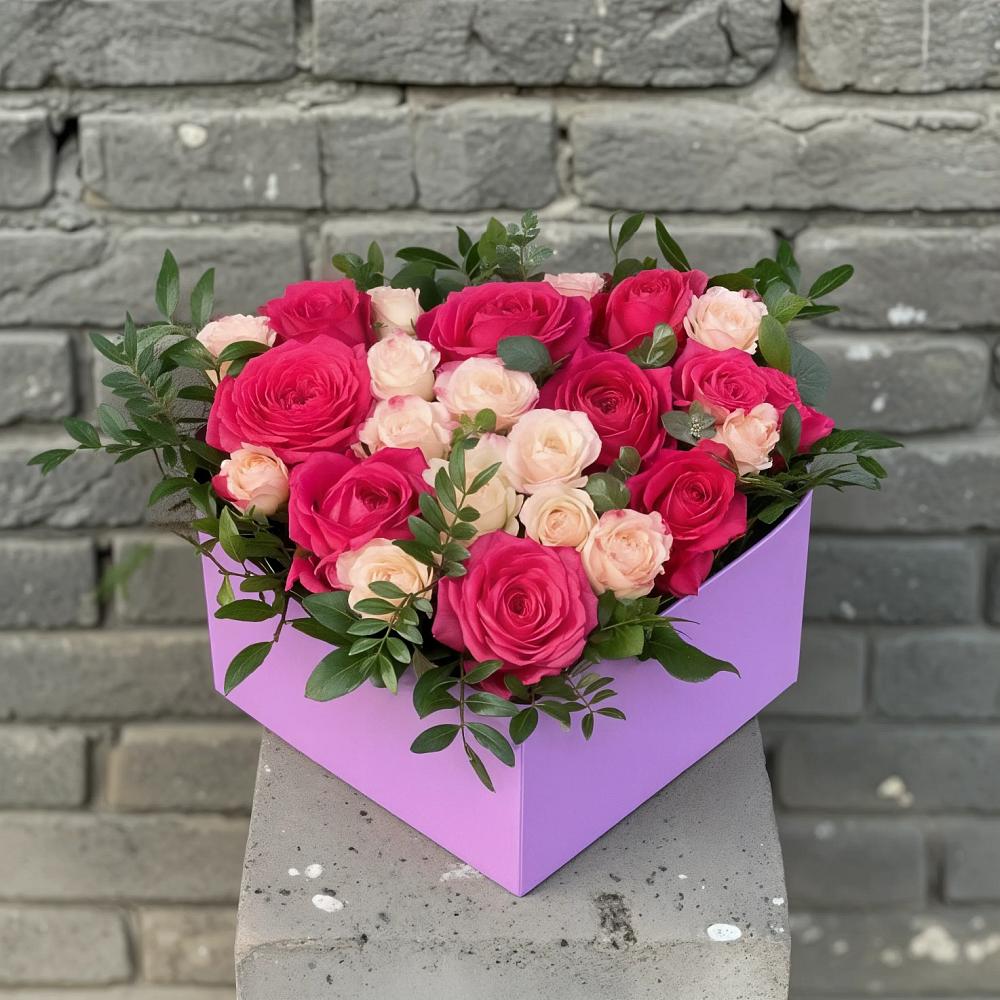 Цветочная композиция из Розы в коробке в Карагаче