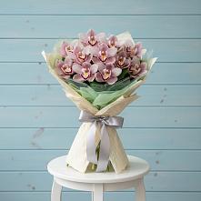 Букет цветов из:  Орхидеи и Розы в Карагаче