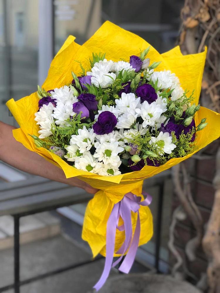 Букет цветов из: Ирисы, Хризантемы и Ромашки в Карагаче