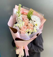 Букет цветов из:  Хризантемы и Розы в Карагаче