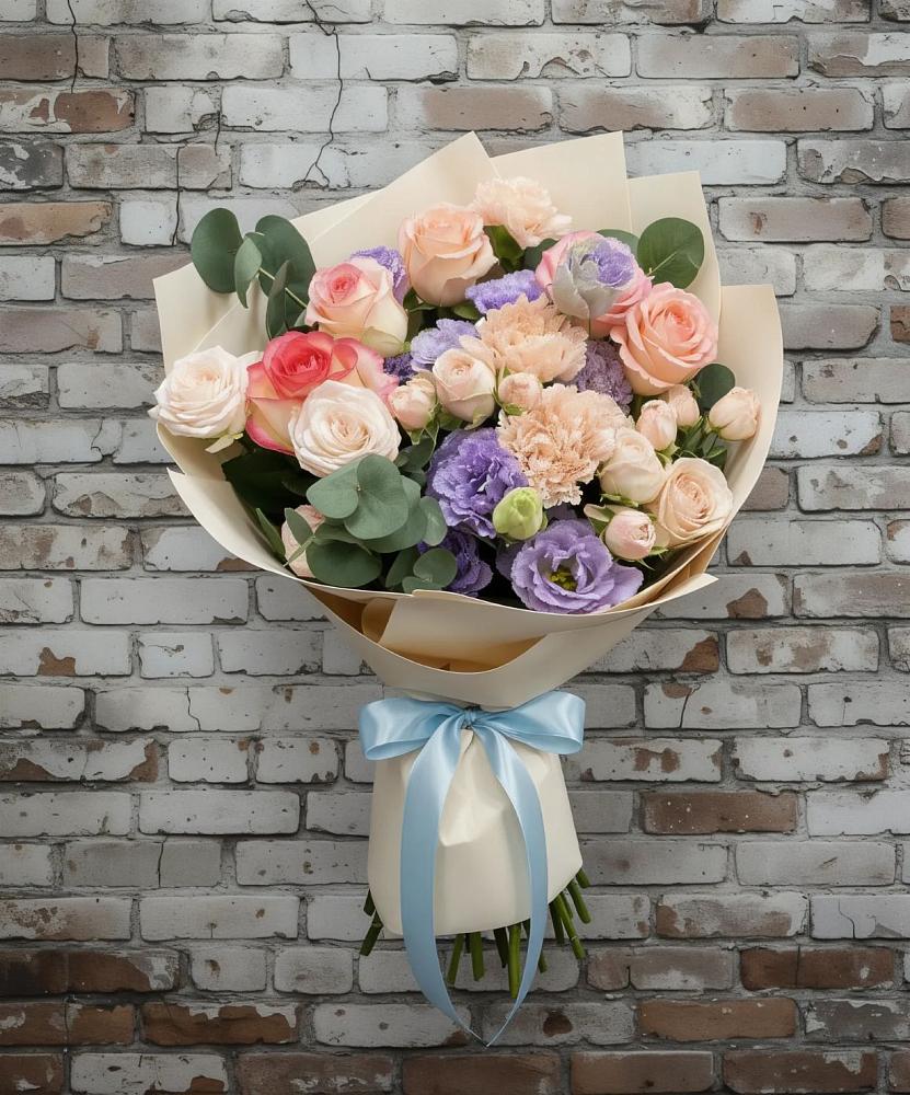 Букет цветов из: Розы, Лизиантусы и Гвоздики в Карагаче