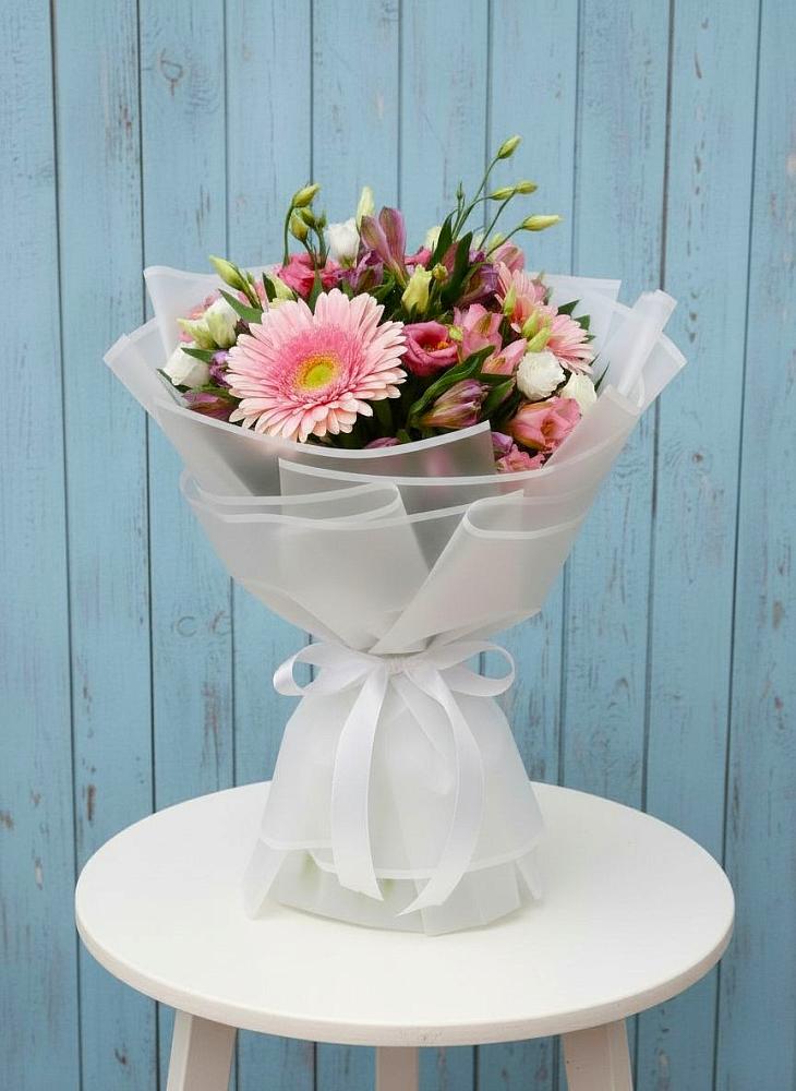 Букет цветов из: Герберы, Альстромерии и Лизиантусы в Карагаче