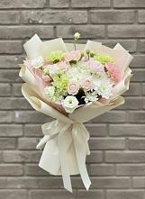 Букет цветов из:  Гвоздики, Розы, Лизиантусы и Хризантемы в Карагаче