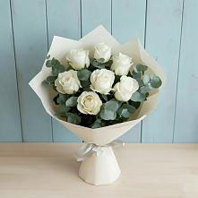 Букет Белые розы в Эвкалипте в Карагаче