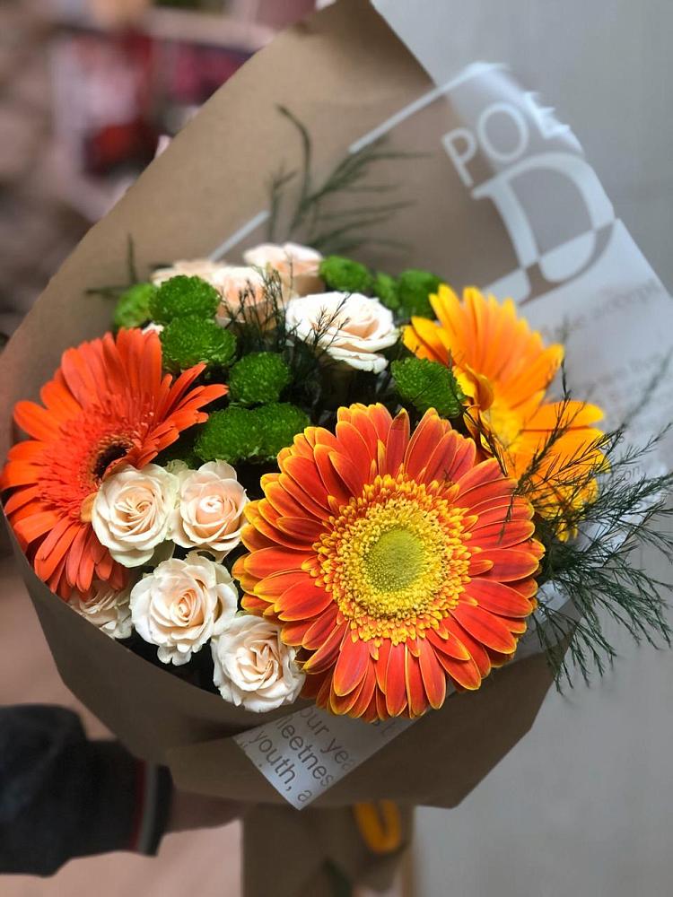 Букет цветов из: Герберы, Хризантемы и Розы в Карагаче