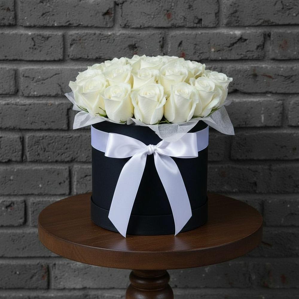 Цветочная композиция из Розы в шляпной коробке в Карагаче