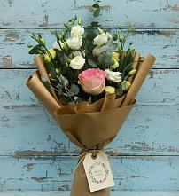 Букет цветов из:  Розы и Лизиантусы #REPLACE_PRED# Карагаче
