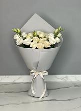 Букет цветов из:  Розы и Лизиантусы в Карагаче